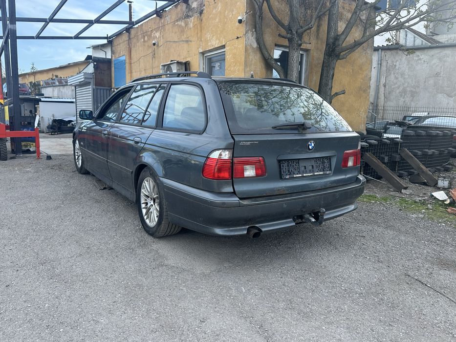 BMW 525i на части