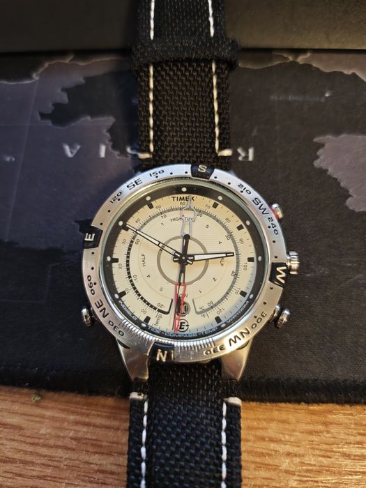 Timex, Ceas cu o curea de piele Compass, Argintiu, Curea Neagra