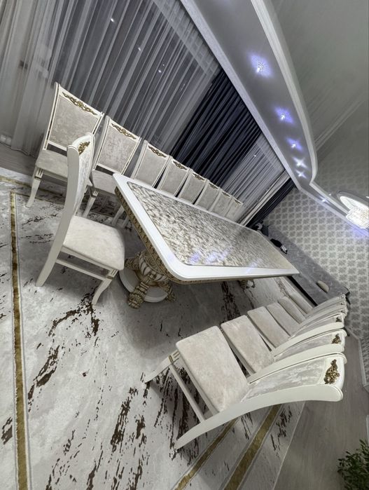 Стол 4-4,5 метр.