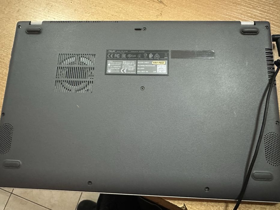 Лаптоп ASUS X515