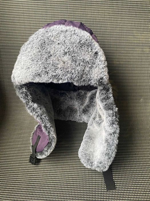 Fes/caciula iarna unisex, cu urechi si blanita, mov, nou