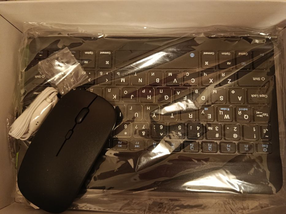 Планшет G-Vill 2000