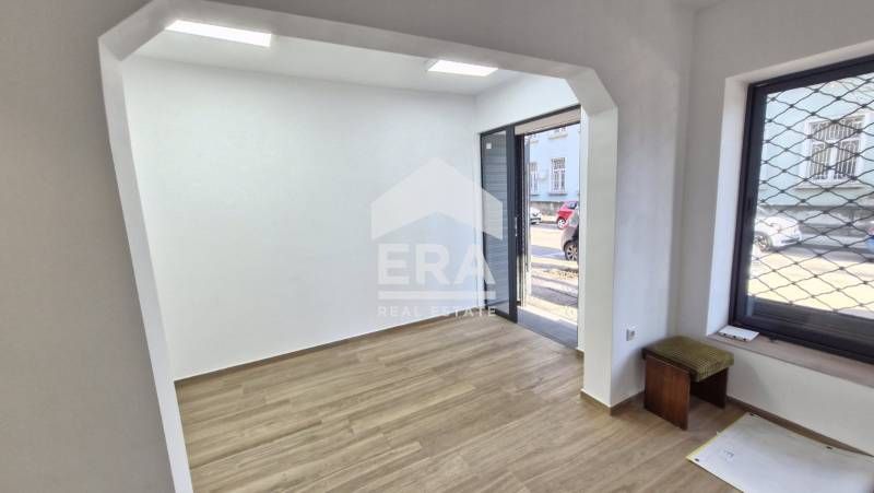 Дава се под наем Магазин в Варна, ВИНС - 50 кв.м за 2500 € - Снимка #3