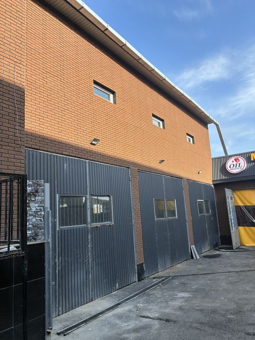 В аренду сдам 3 бокса сто