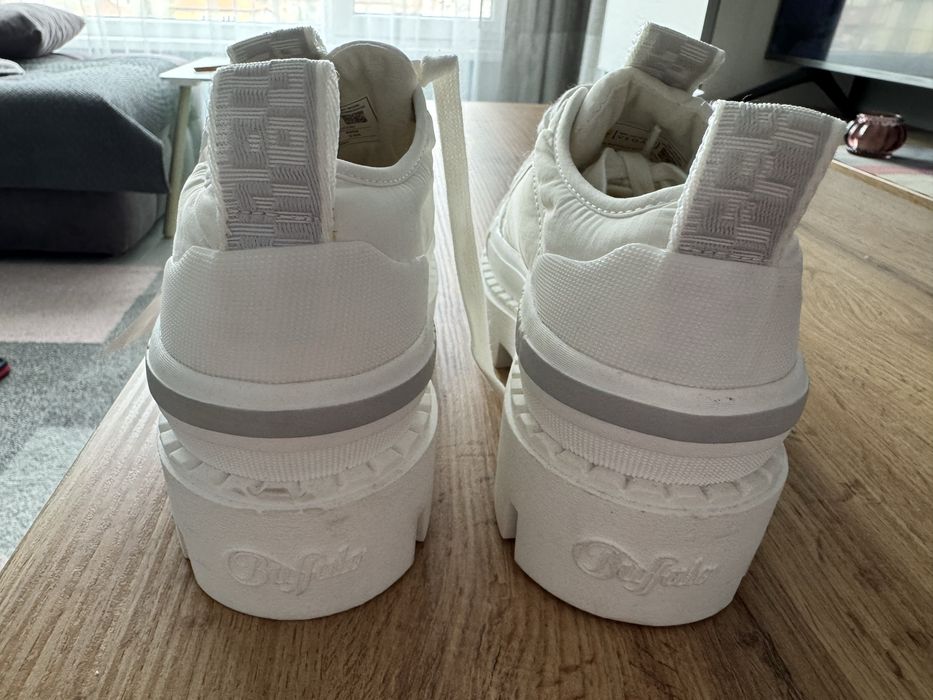 Промо цена! Ниски кецове Buffalo 37 бяло