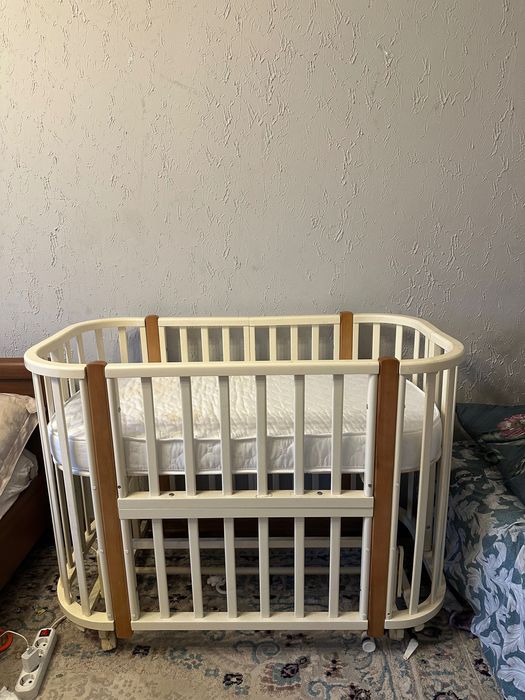 Манеж детский с маятником