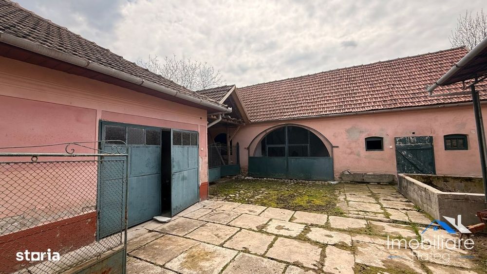 Casa 6 camere – Salasu de Sus | Suprafata generoasa | Anexe incluse