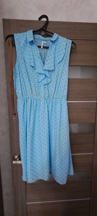 Продам женские платья