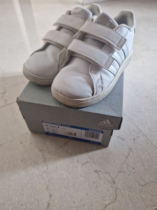 Маратонки  Adidas,кожа