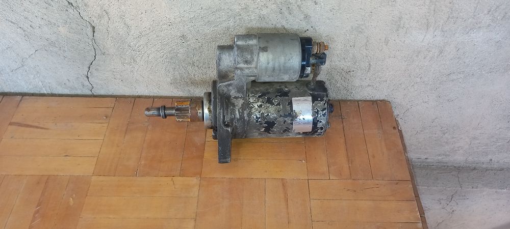 Стартер  стартер голф  в хорошем состоянии