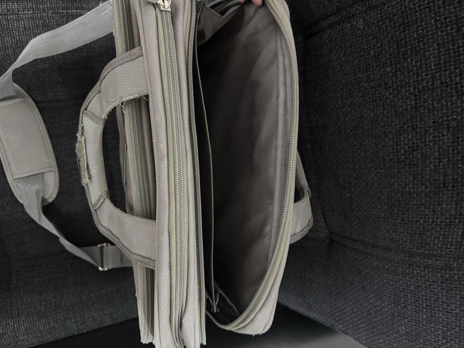 Vand husa laptop Gaudi