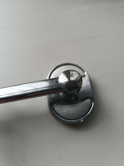 Продам новую вешалку