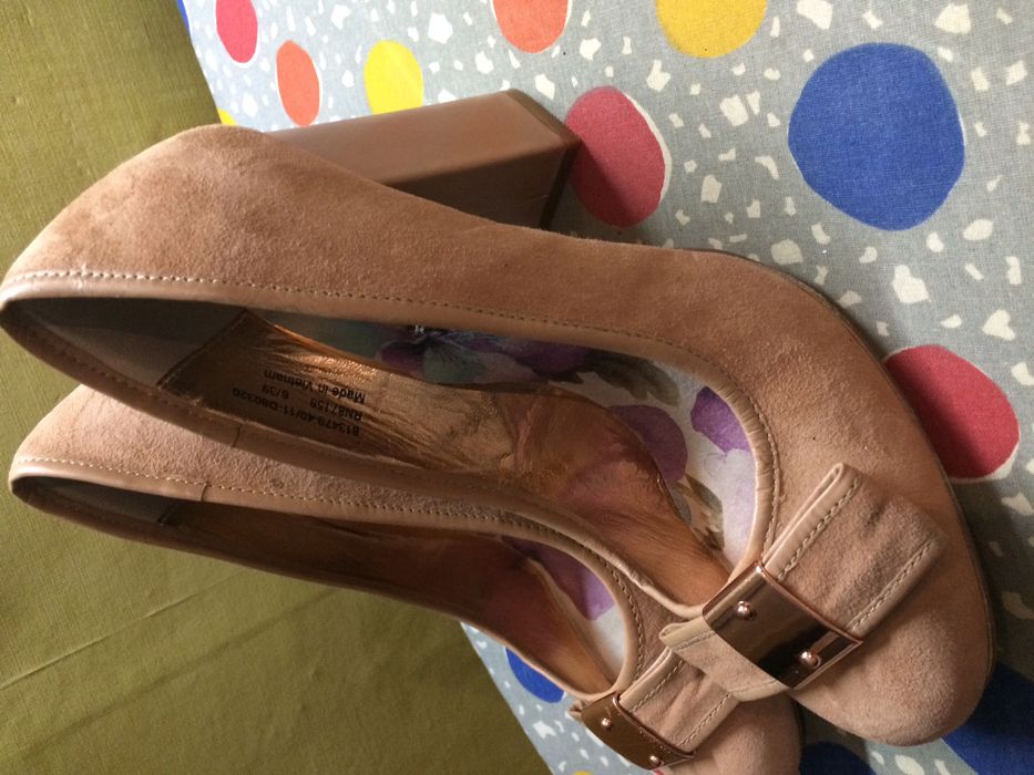 Продаю новые туфли