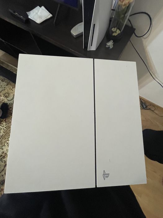 Продам белый playstation 4 512гб