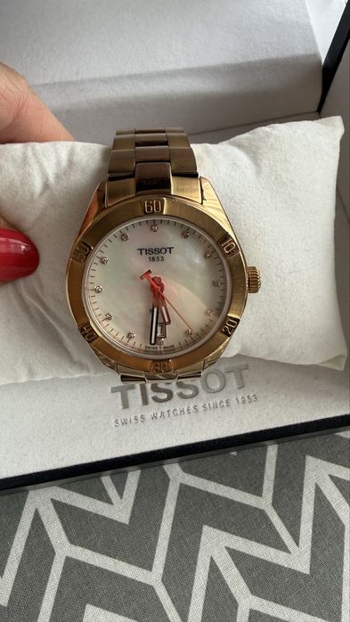 Часовник Tissot, дамски