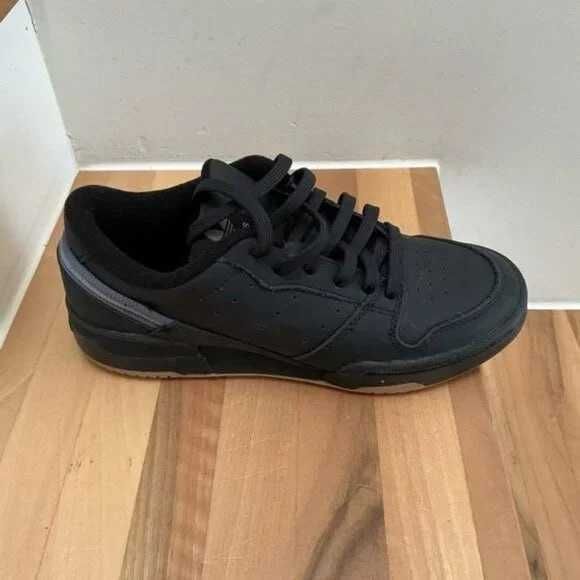 Adidas Team Court 2.0