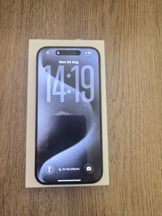 iPhone 15 Pro Natural Titanium 256GB
Natural Titanium