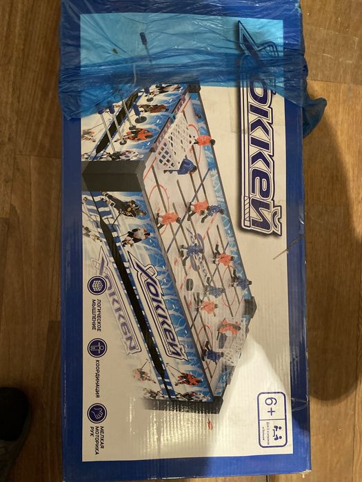 Продается игра настольная игра хоккей.