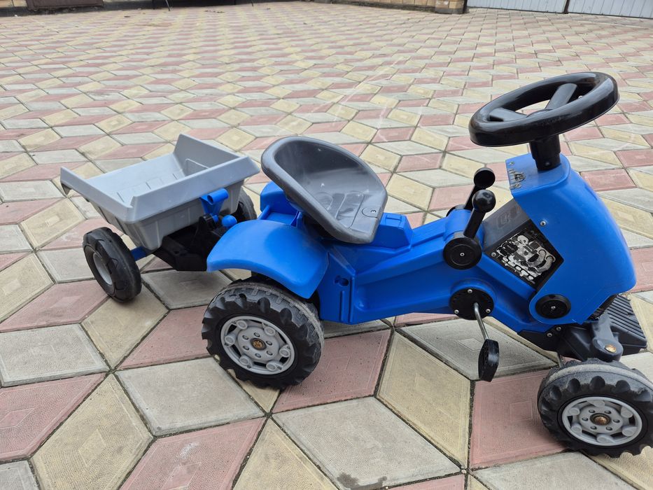 Продам детский трактор.