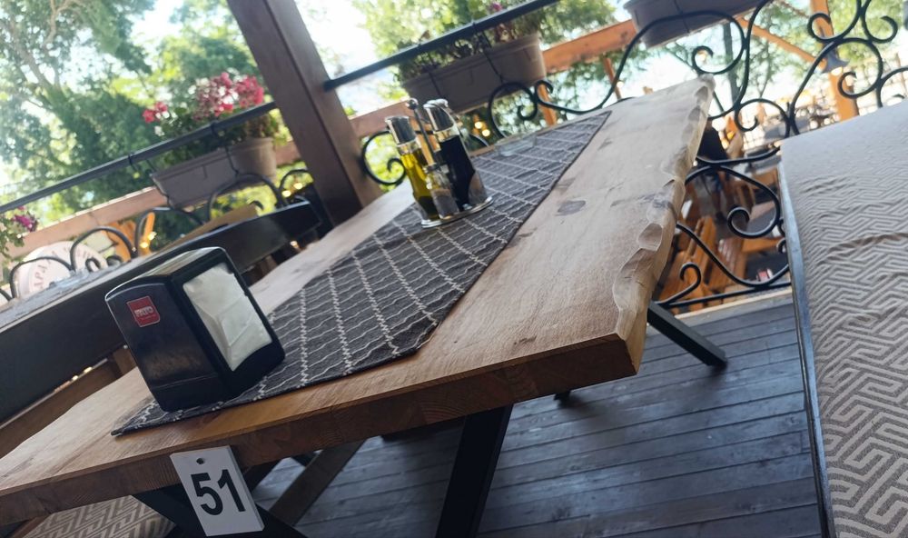 Трапезни маси масив масивни плотове