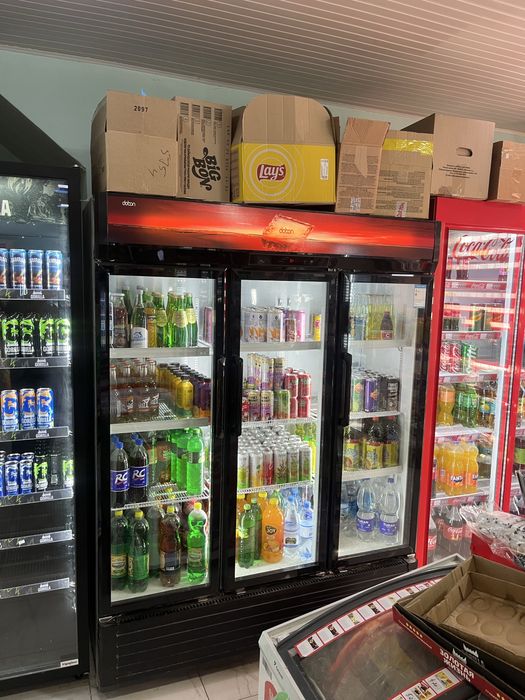 Витринный холодильник