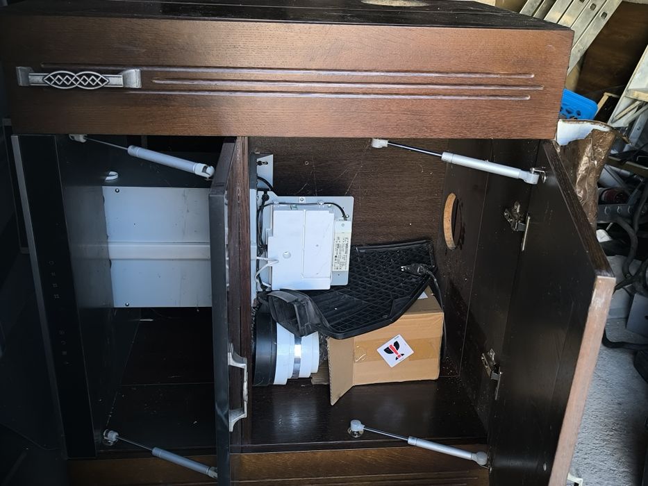 КУХНЯ венге с умивалник и абсорбатор