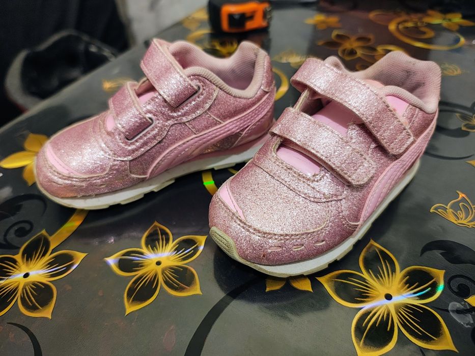 Adidași Puma mărime 24 (15 cm) fetițe cu sclipici
