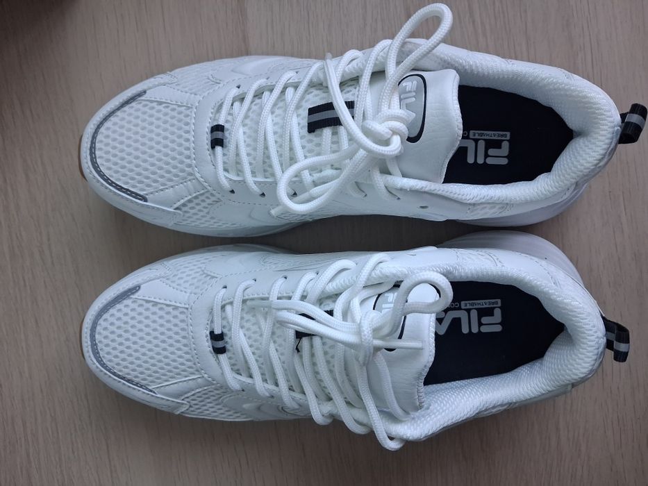 Нови бели маратонки Fila, номер 40