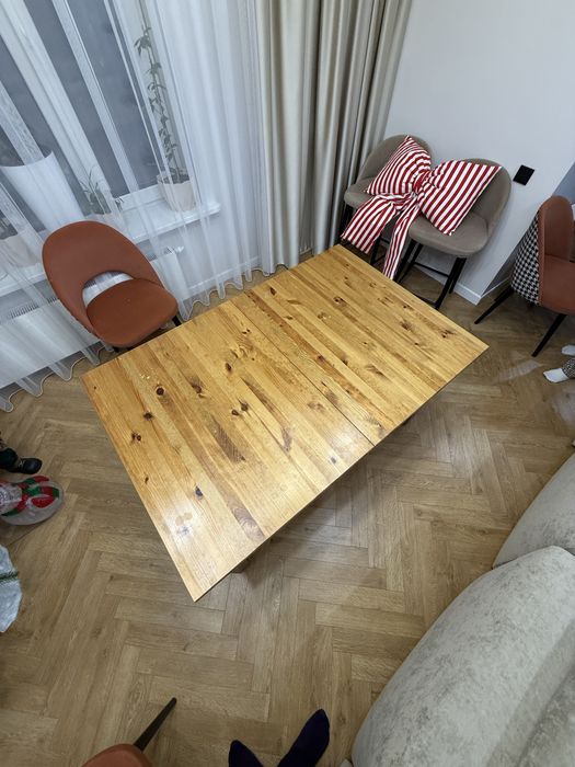 Продается стол