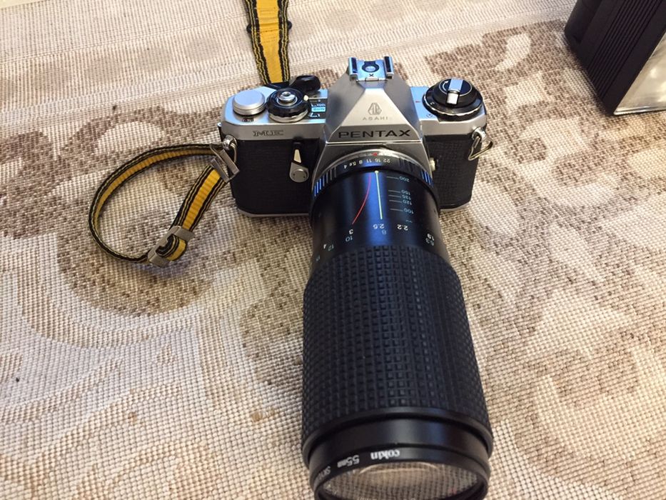 Aparat foto Asahi Pentax cu obiectiv 80-200mm