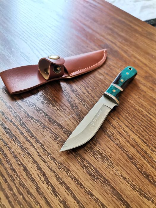 Ножове от цяло пърче метал с кожен калъф