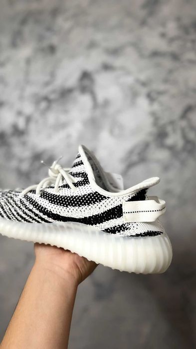 Adidas Yeezy 350 marimea 42