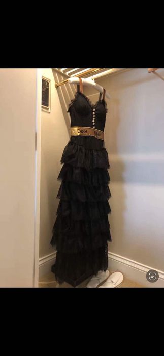 Rochie făcută pe comada