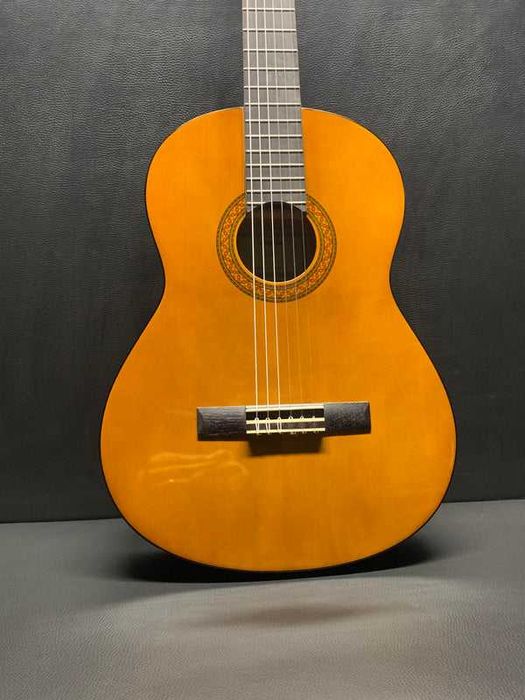gitara srochni sotilade YAMAHA C40
srochni sotilade