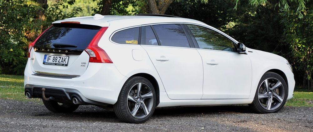 VOLVO V60 2015 — imagine 3