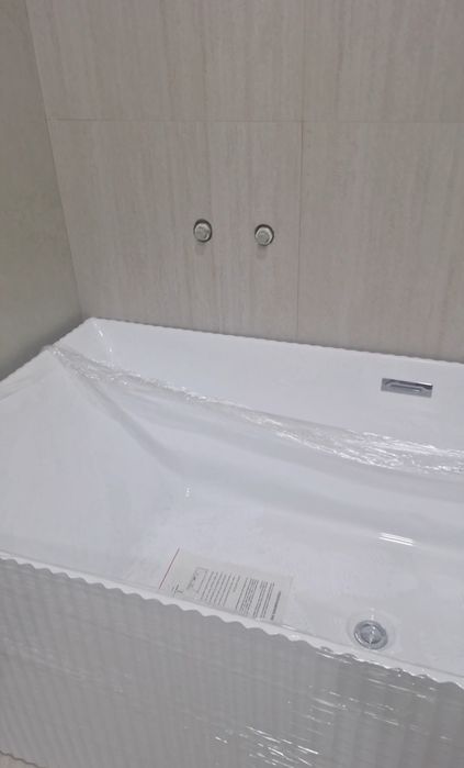 Продаётся Ванна новая