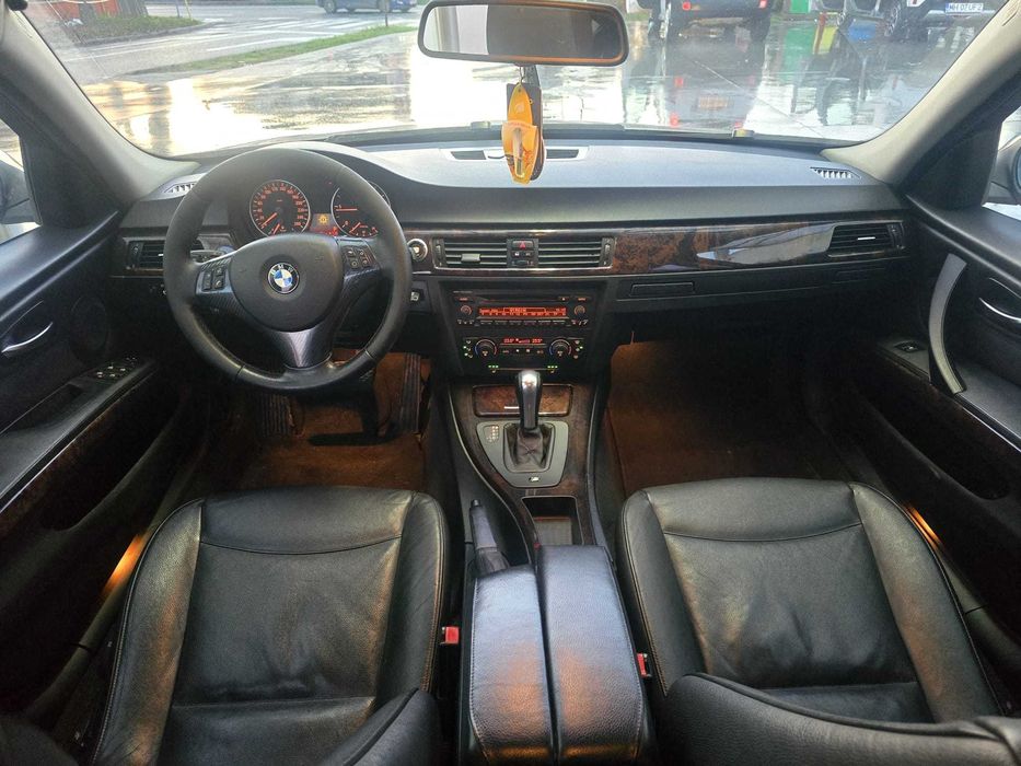 Vand BMW E91 320D Automat (163 cai, 2006), impecabil.