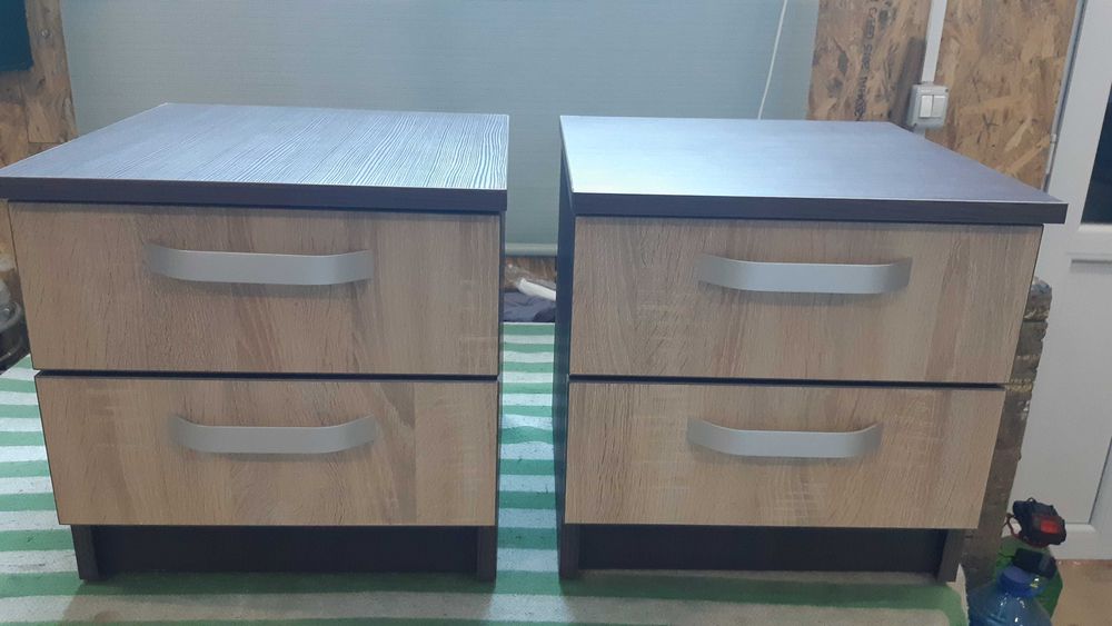 Set 2 noptiere cu sertare Wenge Sonoma 300 lei ambele