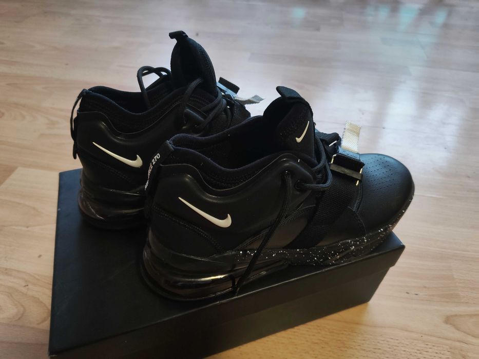 Nike Air Force 270