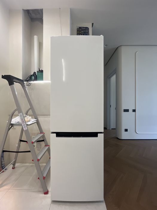 Indesit холодильник