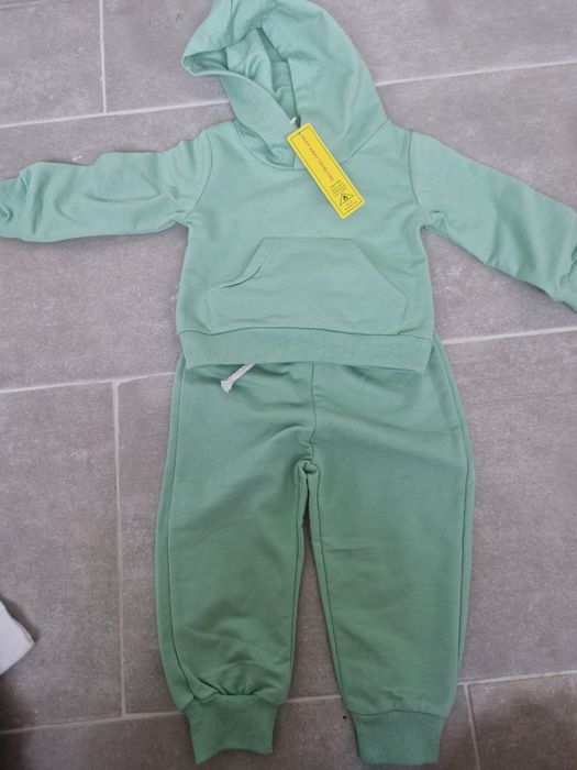 пролетни бебешки/детски дрехи 74 р-р