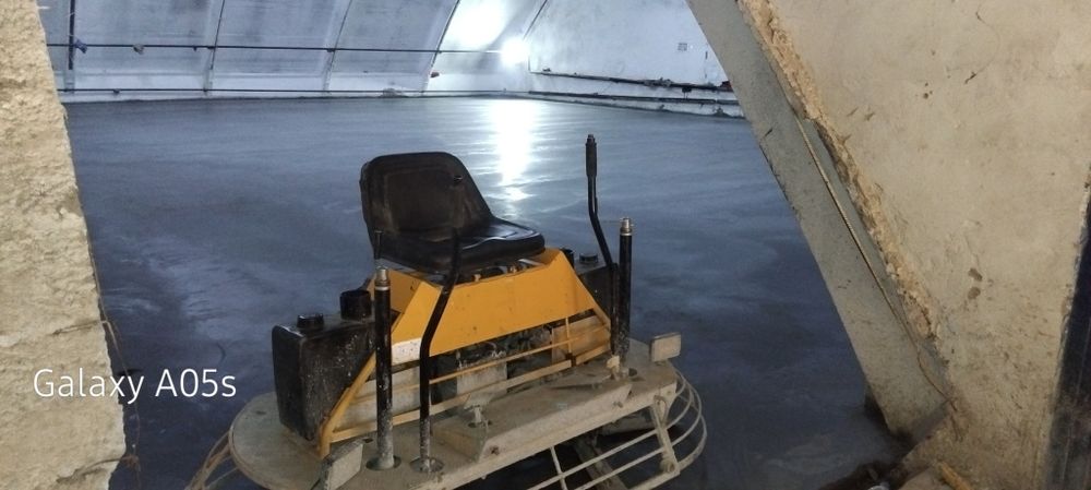 Бизнинг малакали иш гурухимиз сизларга стяжка, топпинг, шлифовка, наре