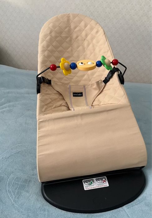 Продам шезлонг для новорожденных