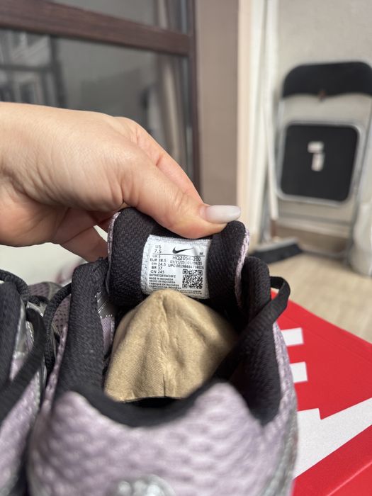 Nike Air Max Moto 2k ОРИГИНАЛНИ маратонки в сребро/лилаво