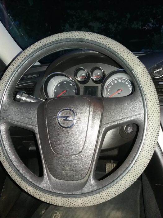 Vând Opel insignia