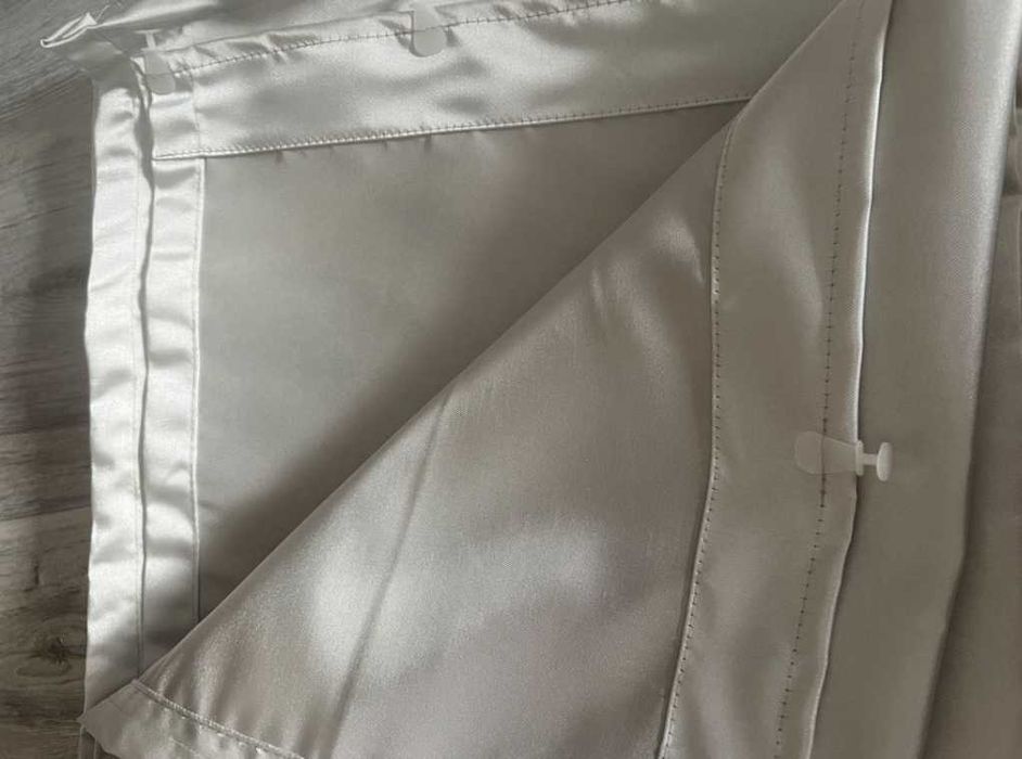 Чисто нови плътни завеси