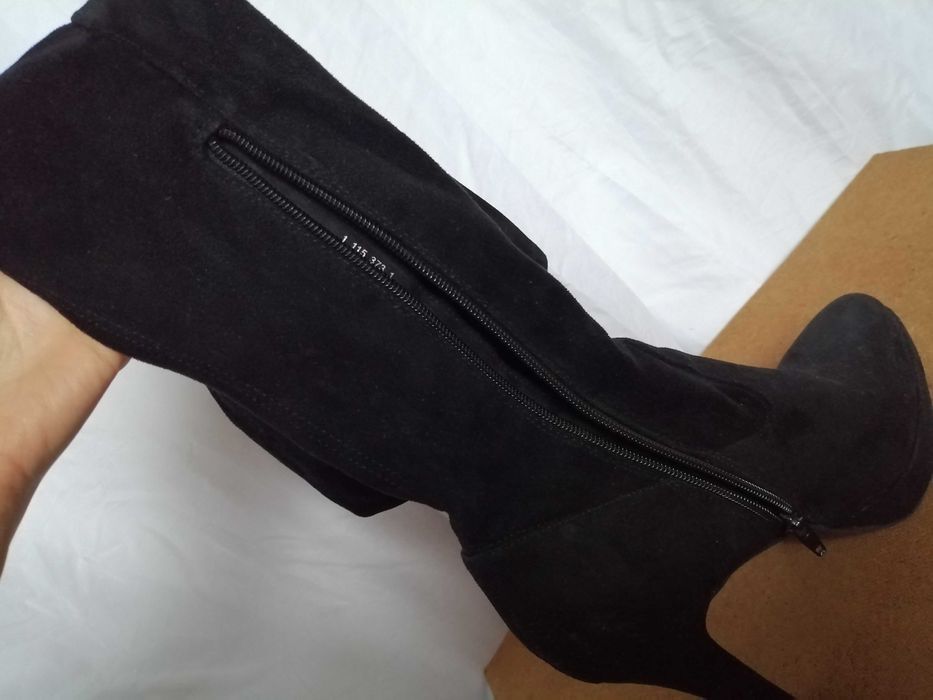 Елегантни дамски ботуши над коляното; с ток и платформа номер 40