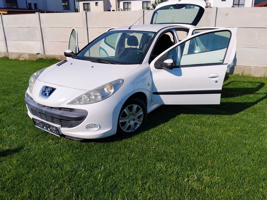 Peugeot 206+ • 2011 • 1.4 Benzină • 145.000 km
