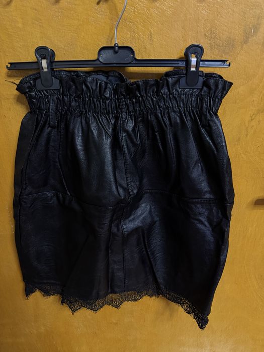 Рокли и кожена пола