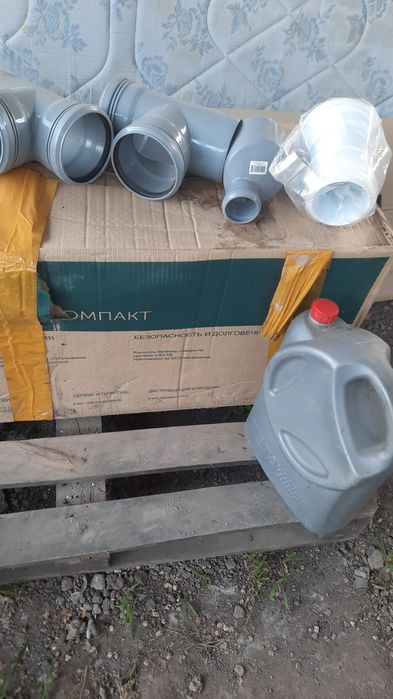 Унитаз новый российский комплект